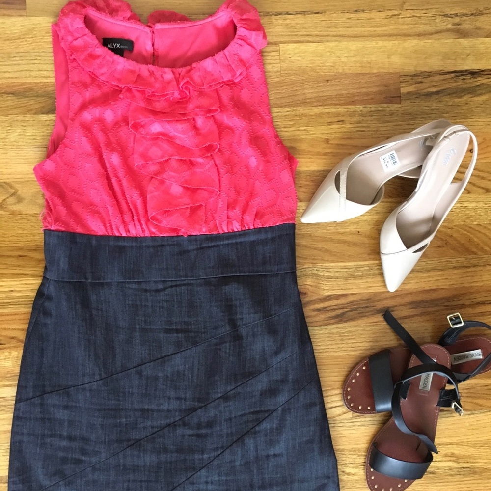 Fun sleeveless dress with denim knee-length skirt
